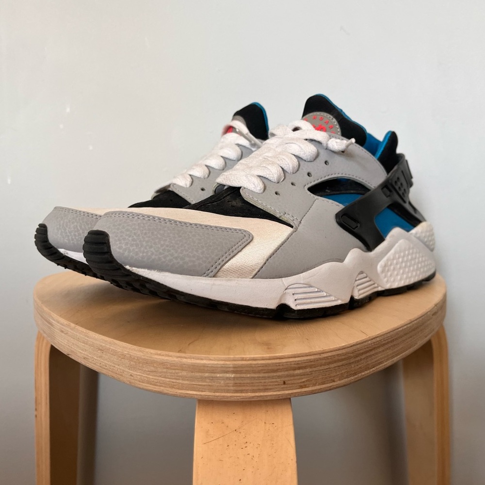 Nike Air Huaraches size 10